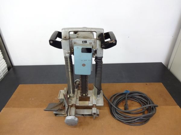 Photo1: MAKITA Chain Mortiser Woodworking tools AC100V 7100-B (1)