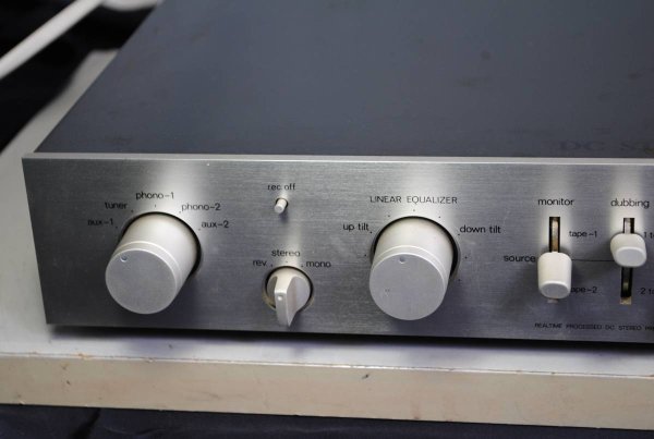 Photo2: LUXMAN DC preamplifier C-12 (2)