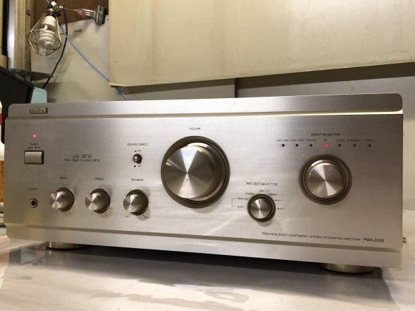 Photo1: DENON PMA-2000 Integrated Amplifier  (1)