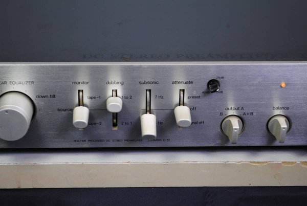 Photo3: LUXMAN DC preamplifier C-12 (3)