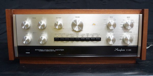Photo1: Accuphase stereo control amplifier C-200 (1)
