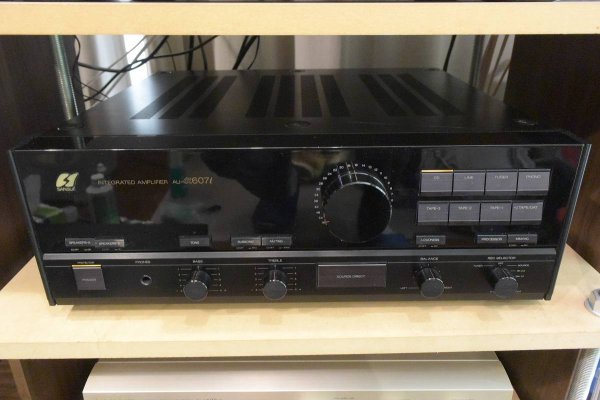 Photo2: SANSUI Integrated Amplifier AU-α607i (2)