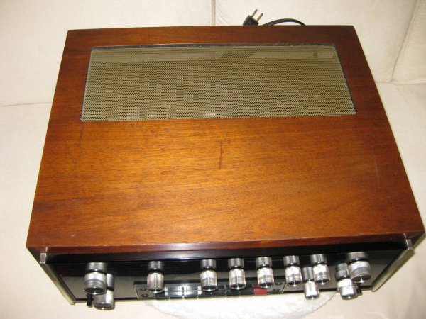 Photo4: McIntosh C32 Preamplifier AC120V (4)