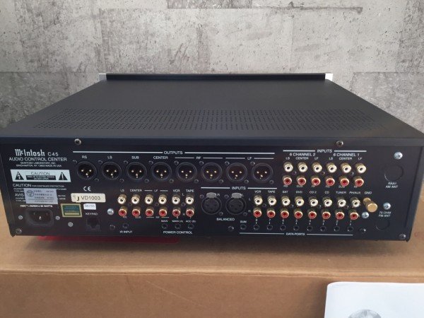Photo1: McIntosh C45 control center amplifier preamp (1)