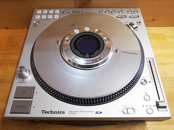Photo1: DJ Turntable Technics SL-DZ1200-S (1)