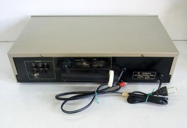 Photo2: Victor FM / AM tuner T-40P (2)