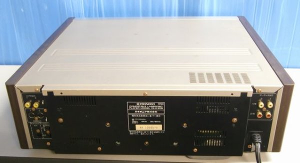 Photo2: Pioneer CLD-919  CD / LD Player (2)