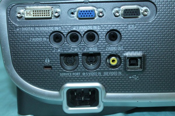 Photo2: Canon Projector X700 (2)