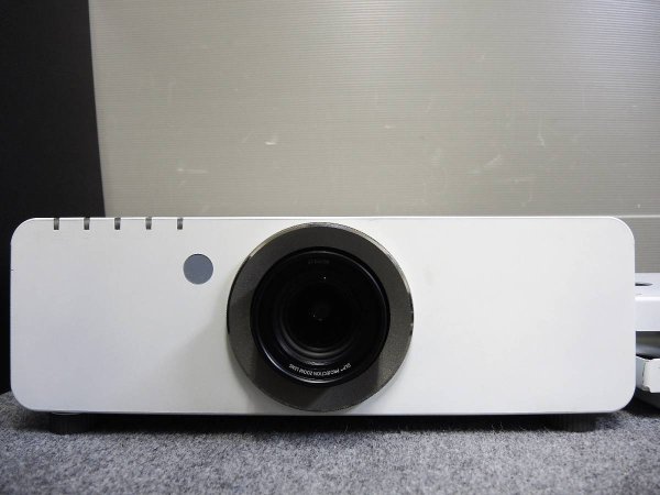 Photo2: Panasonic Projector PT-D6000LS (2)