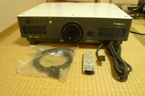 Photo1: Panasonic Projector TH-D5600 #2 (1)