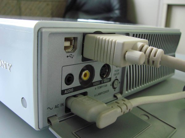 Photo4: SONY Data Projector VPL-CS5 (4)