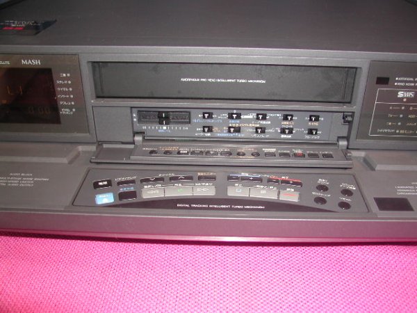Photo2: Panasonic VIDEO DECK VCR NV-BS900  SVHS (2)