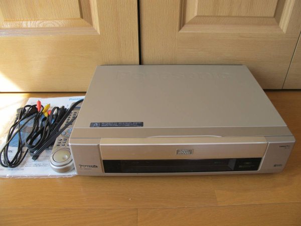 Photo1: Panasonic VIDEO DECK VCR NV-SB800W S-VHS (1)
