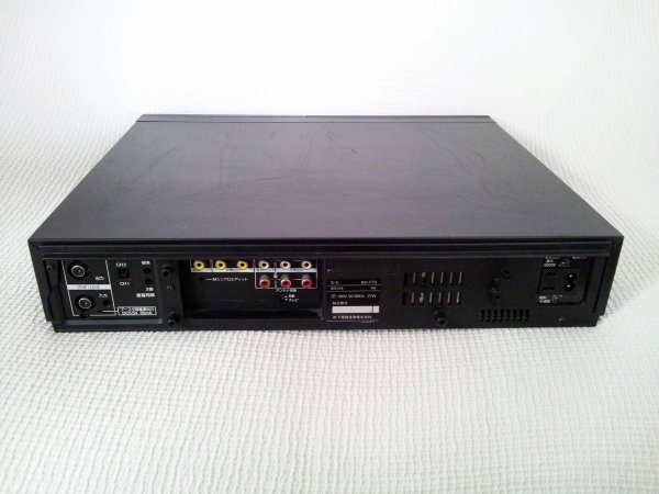 Photo2: Panasonic VIDEO DECK VCR NV-F70 VHS (2)