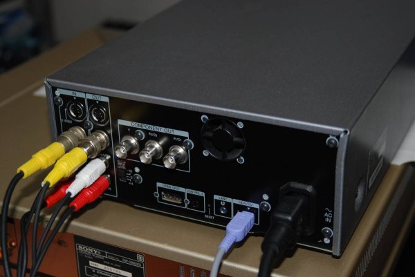 Photo2: SONY VIDEO DECK VCR HVR-M25J for profesional (2)