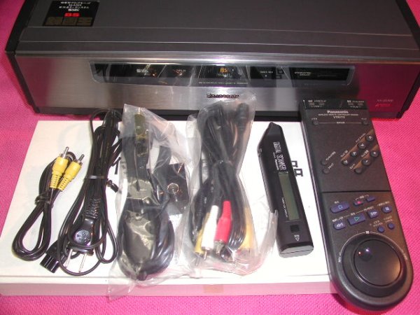 Photo4: Panasonic VIDEO DECK VCR NV-BS900  SVHS (4)