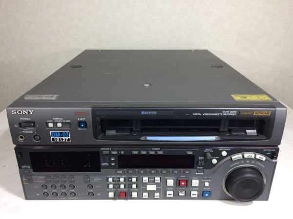 Photo1: SONY VIDEO DECK VCR DVW-2000 Digtal BETACAM  (1)