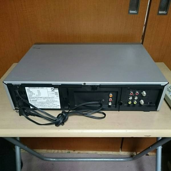Photo2: VTR integrated DVD video player / Sharp DV-NC55 (2)
