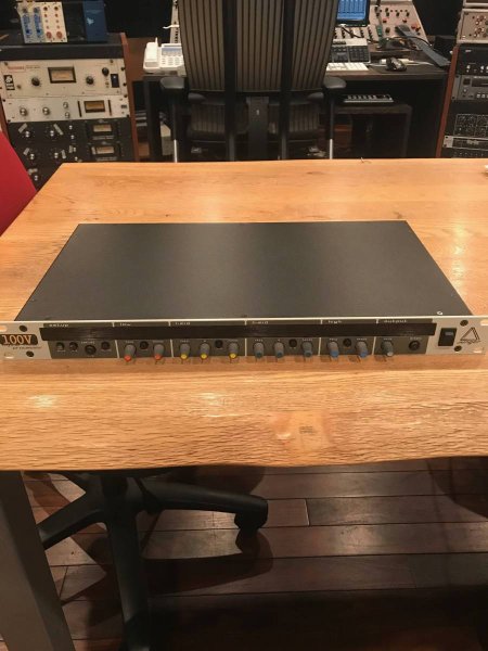 Photo2: Junger Audio DIGITAL FILTER PROCESSOR model e07 (2)