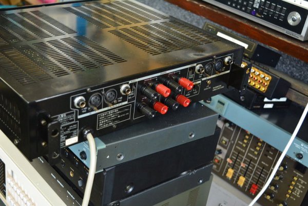 Photo2: UNI-PEX APA-2804 Power Amplifier (2)