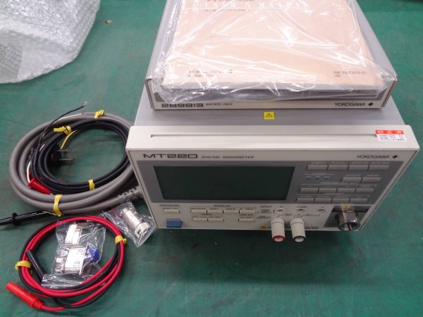 Photo1: YOKOGAWA MT220 Digital Manometer (1)