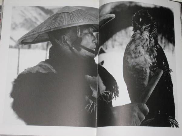 Photo2: Japanese photo book - The last Falconry of HIROMI NOZAWA - 1982 Hawker Falconer (2)