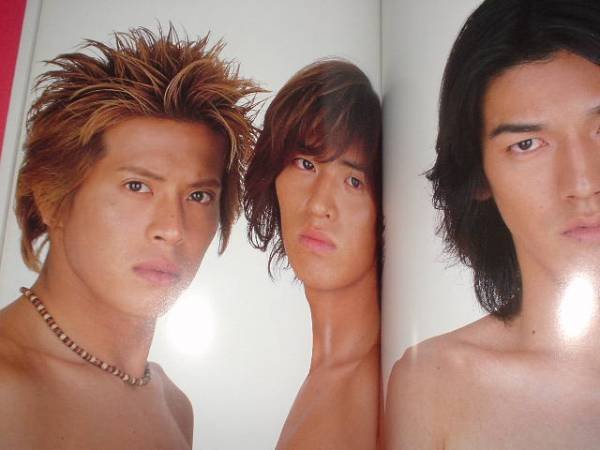 Photo2: Japanese book - Masked Kamen Rider - Kamen Rider Agito Character Album THREE GUYS CRY (2001) (2)
